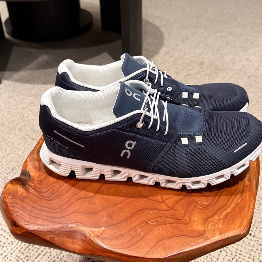On Running Men's Navy and White Sneakers